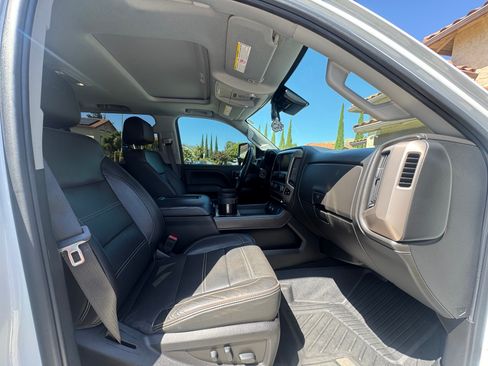 Used 2018 GMC Sierra 2500 Denali w/ Duramax Plus Package AWD/4WD image 14