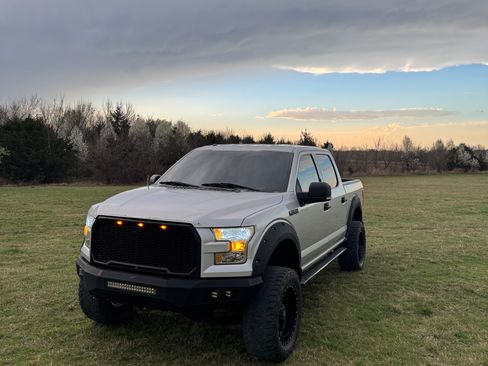 Used 2015 Ford F150 XLT w/ Equipment Group 301A Mid image 1
