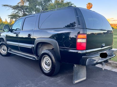 Used 2002 Chevrolet Suburban 2500 LT image 5
