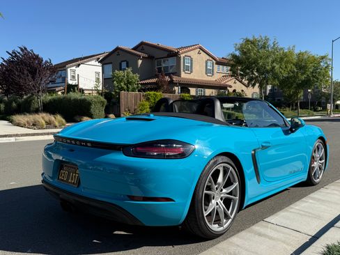 Used 2017 Porsche 718 Boxster S RWD image 19