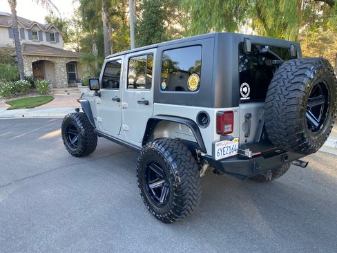 Used 2007 Jeep Wrangler Unlimited Rubicon w/ PWR Convenience Group AWD/4WD image 4