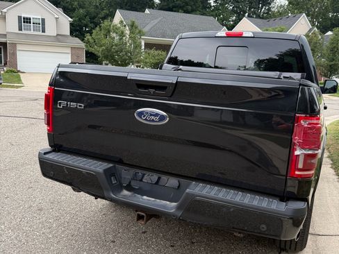 Used 2015 Ford F150 Lariat w/ Equipment Group 502A Luxury AWD/4WD image 9
