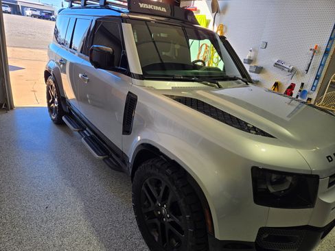 Used 2022 Land Rover Defender 110 X-Dynamic HSE image 4