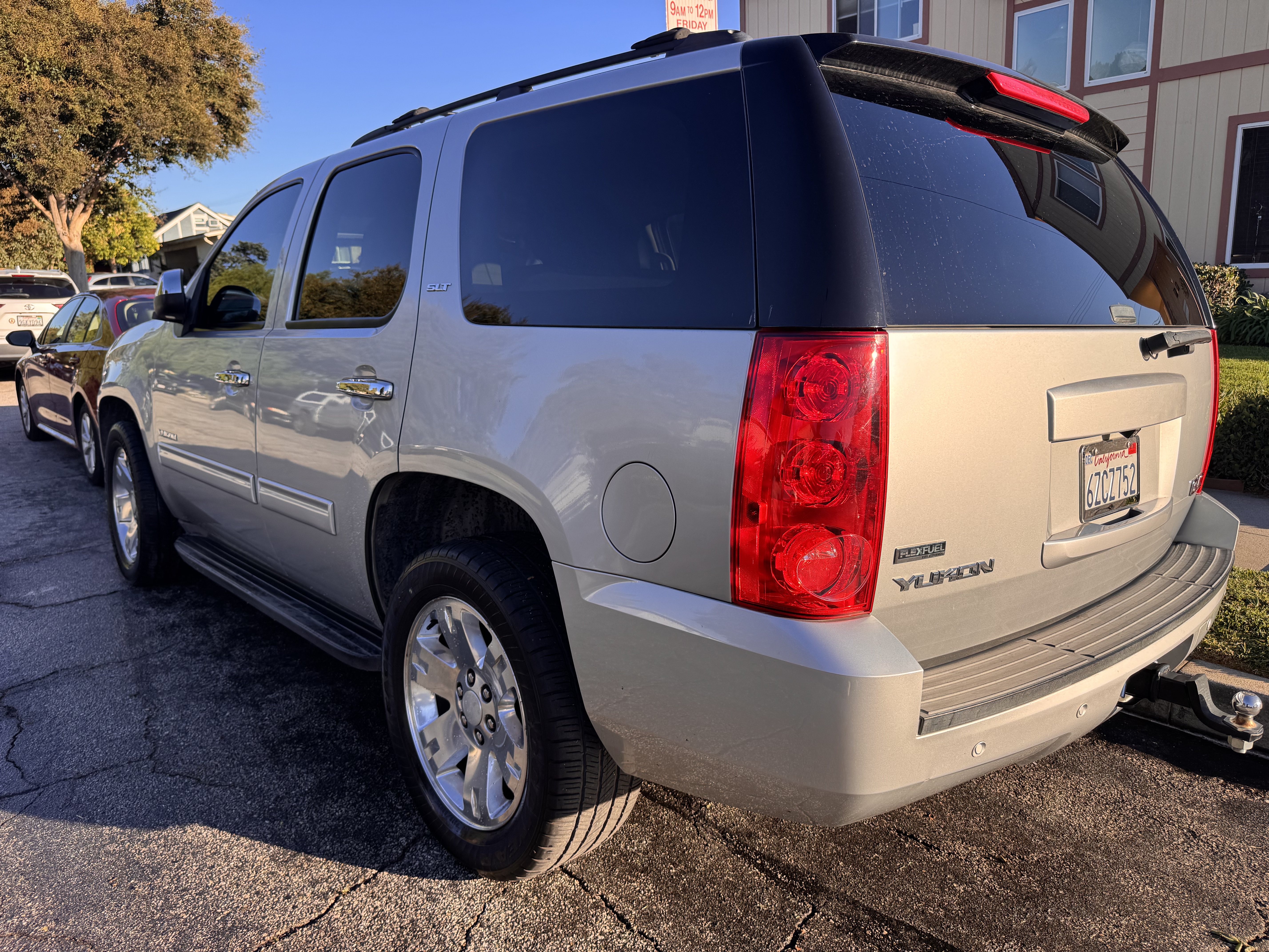 Used 2012 GMC Yukon SLT w/ Regional Value Package RWD image 4