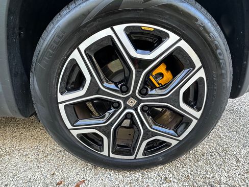 Used 2023 Rivian R1S Adventure image 25