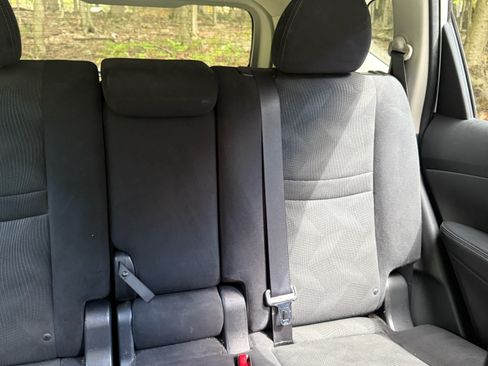 Used 2015 Nissan Rogue SV w/ SV Premium Package image 31