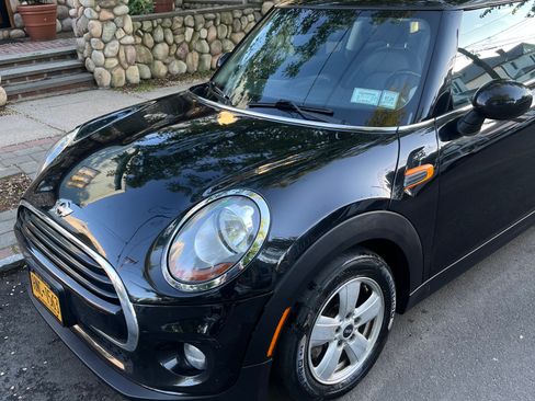Used 2017 MINI Cooper 2-Door Hardtop FWD image 4