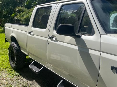 Used 1997 Ford F250 4x4 Crew Cab Heavy Duty image 2