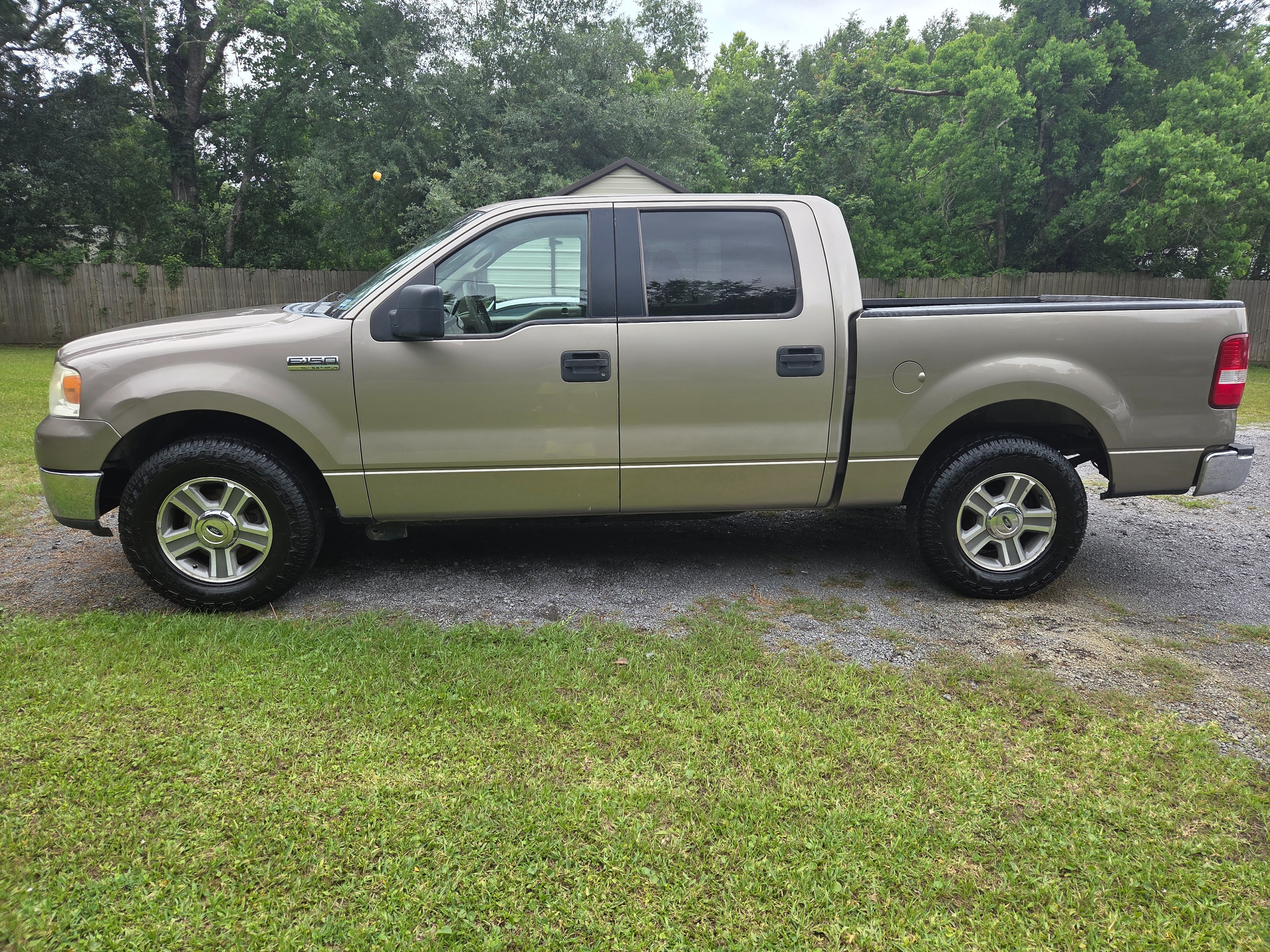 Used 2005 Ford F150 XLT RWD image 1