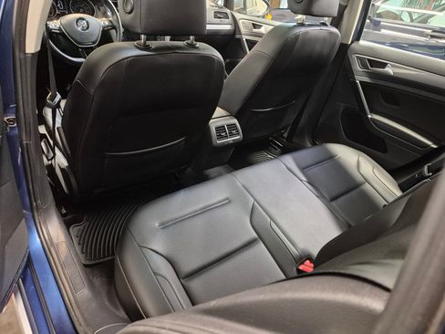 Used 2019 Volkswagen Golf Alltrack SE image 8