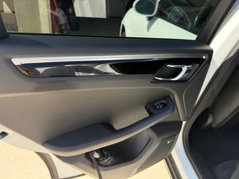 Used 2019 Porsche Macan AWD/4WD image 13