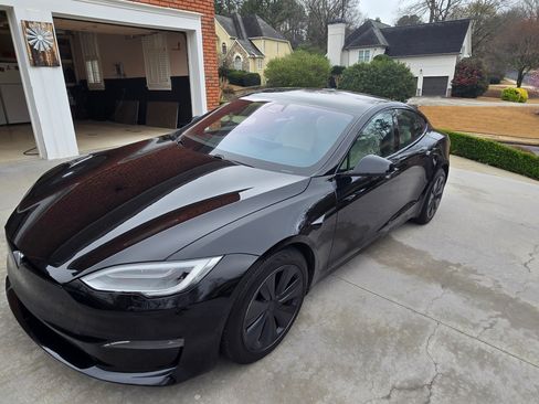 Used 2021 Tesla Model S Plaid image 1