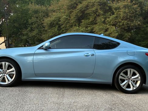 Used 2010 Hyundai Genesis 2.0T RWD image 12