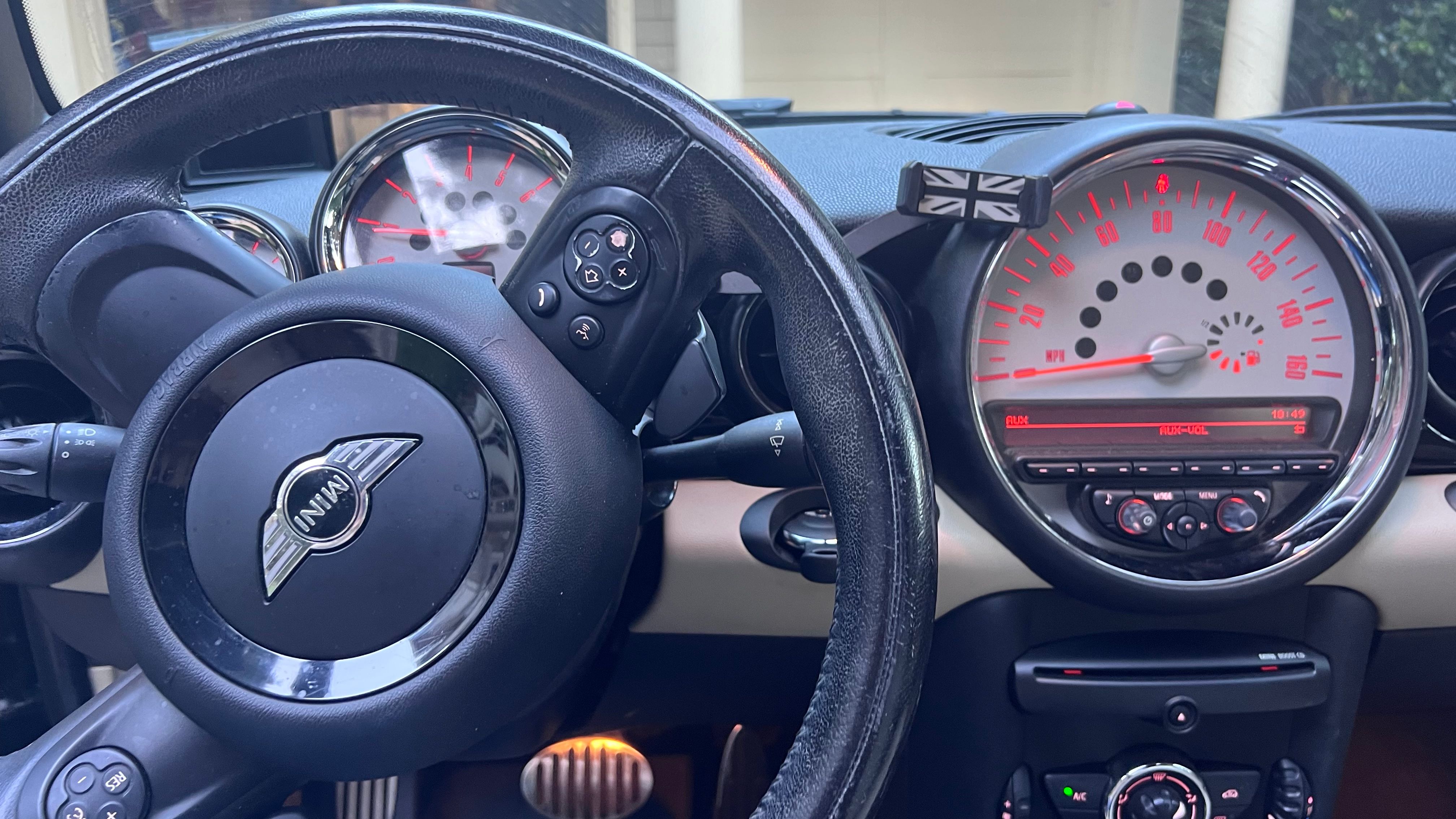 Used 2013 MINI Cooper S FWD image 2