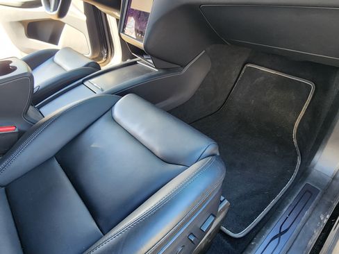 Used 2020 Tesla Model X Performance image 5