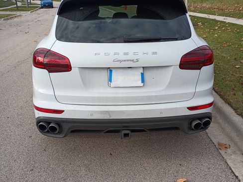 Used 2016 Porsche Cayenne S image 26