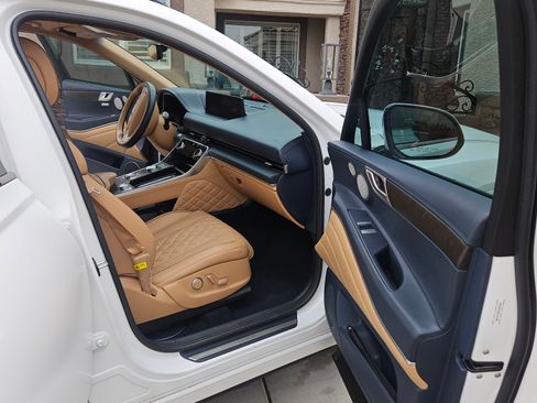 Used 2024 Genesis GV80 3.5T Prestige Signature image 13