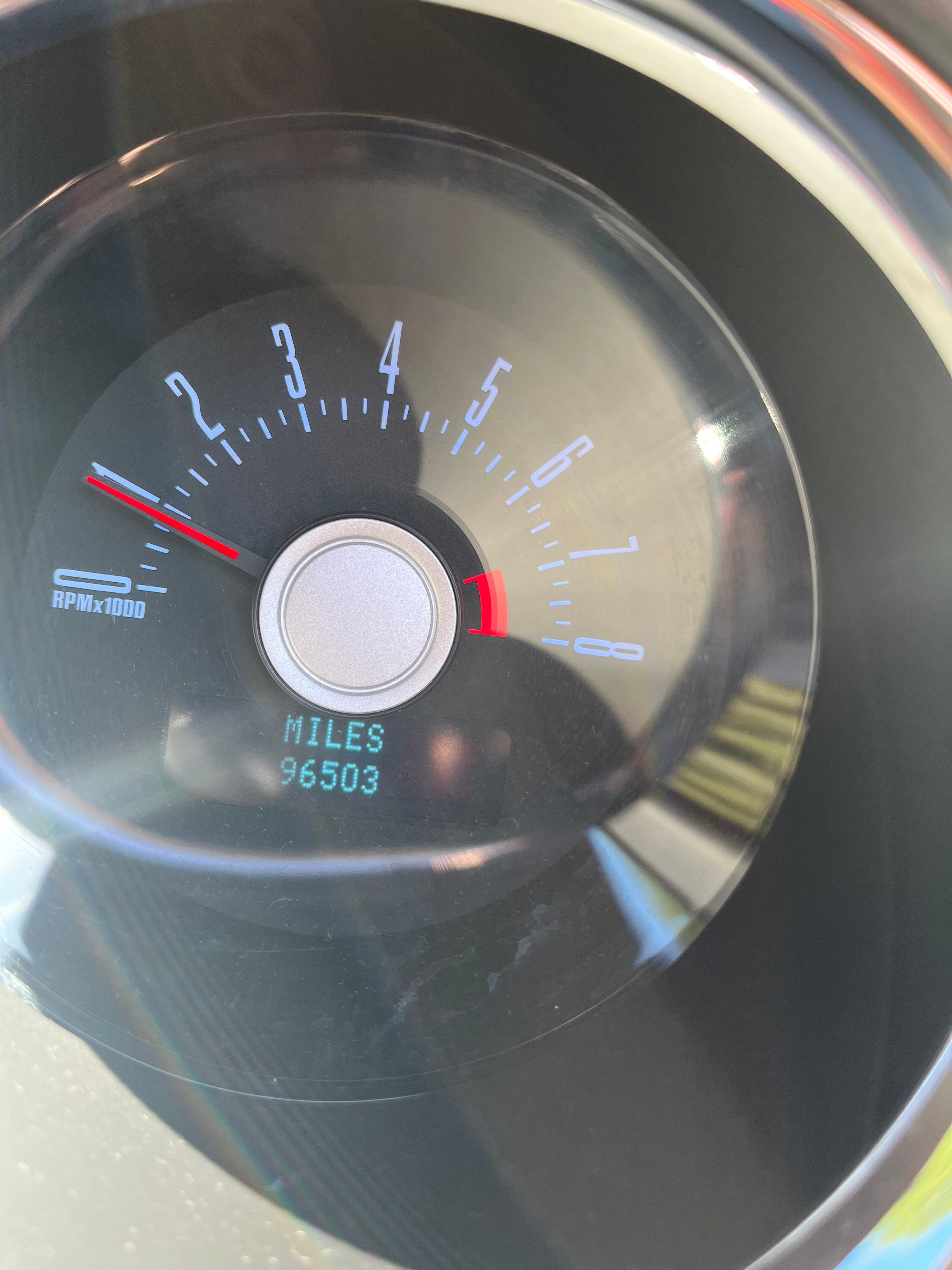 Used 2011 Ford Mustang Convertible RWD image 2
