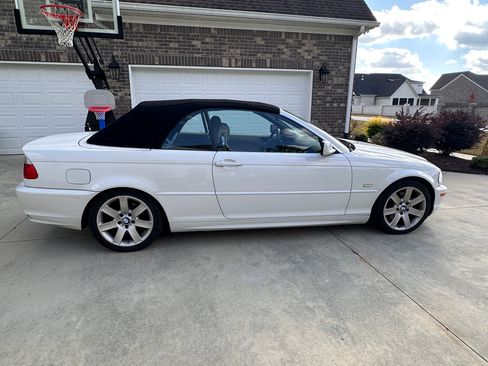 Used 2003 BMW 325Ci Convertible image 9