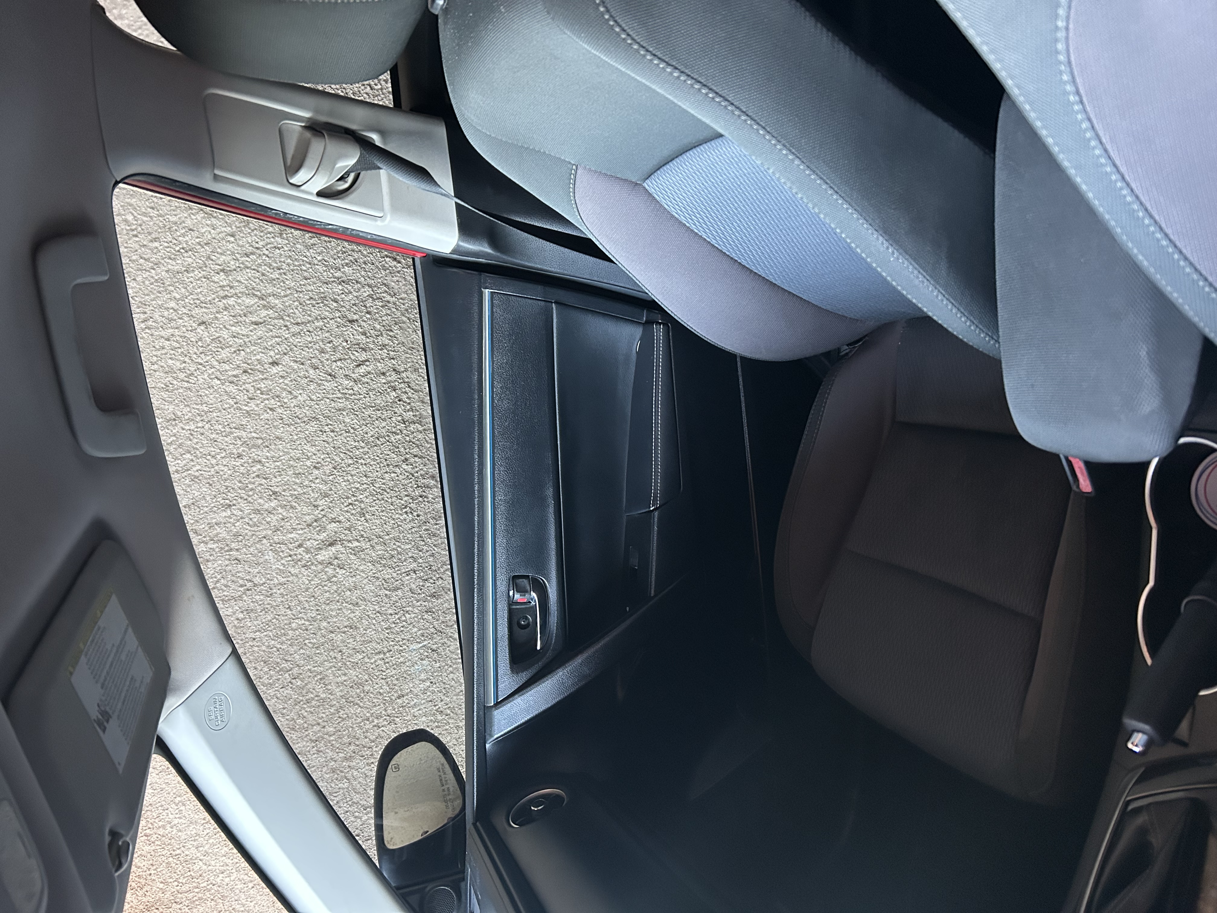 Used 2017 Toyota Corolla LE w/ Carpet Mat Package (TMS) FWD image 15