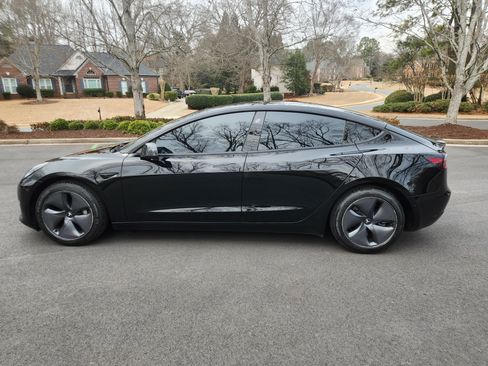 Used 2021 Tesla Model 3 Standard Range Plus image 1