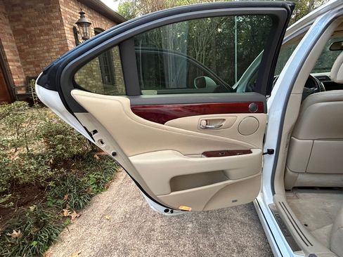 Used 2007 Lexus LS 460 image 15