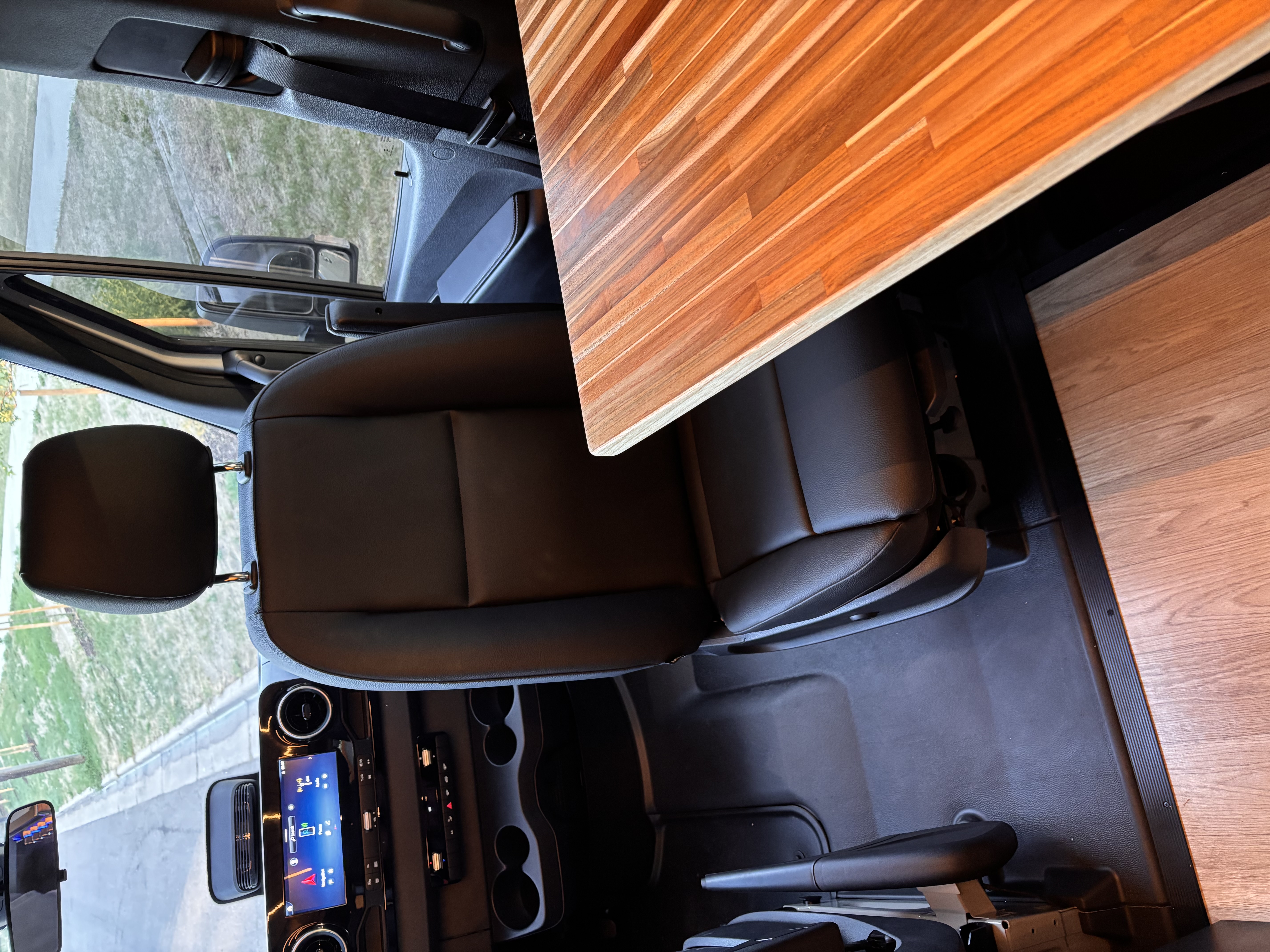 Used 2025 Mercedes-Benz Sprinter 2500 image 10