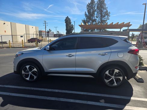 Used 2017 Hyundai Tucson Limited w/ Limited Ultimate Package 03 image 2