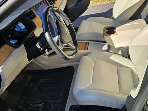 Used 2019 Tesla Model S Standard Range image 13