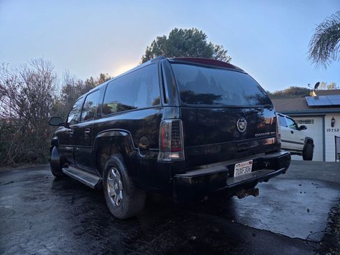 Used 2004 Cadillac Escalade ESV AWD image 4