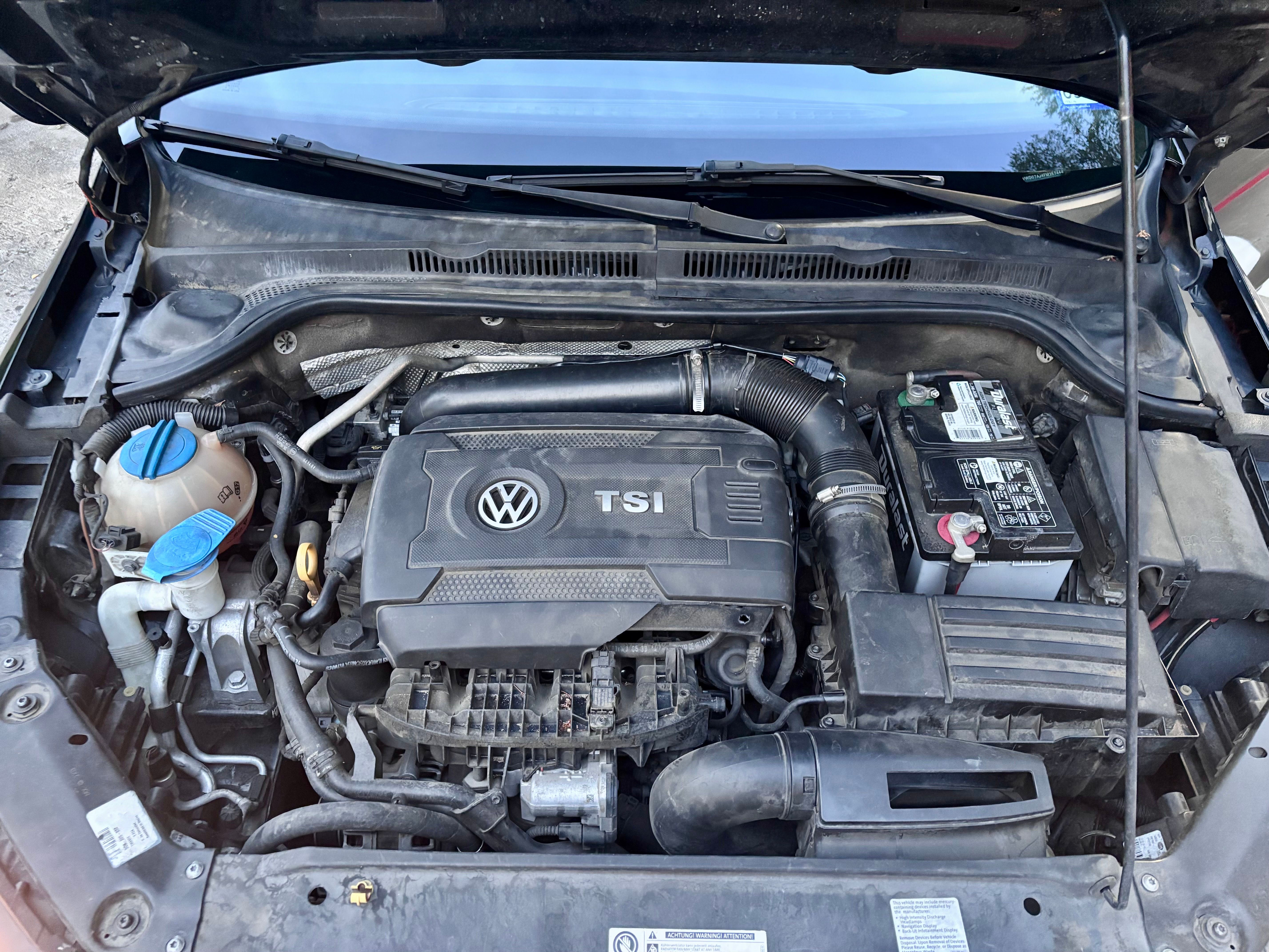 Used 2015 Volkswagen Jetta SE FWD image 29