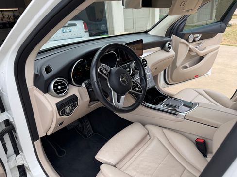 Used 2020 Mercedes-Benz GLC 300 4MATIC image 6