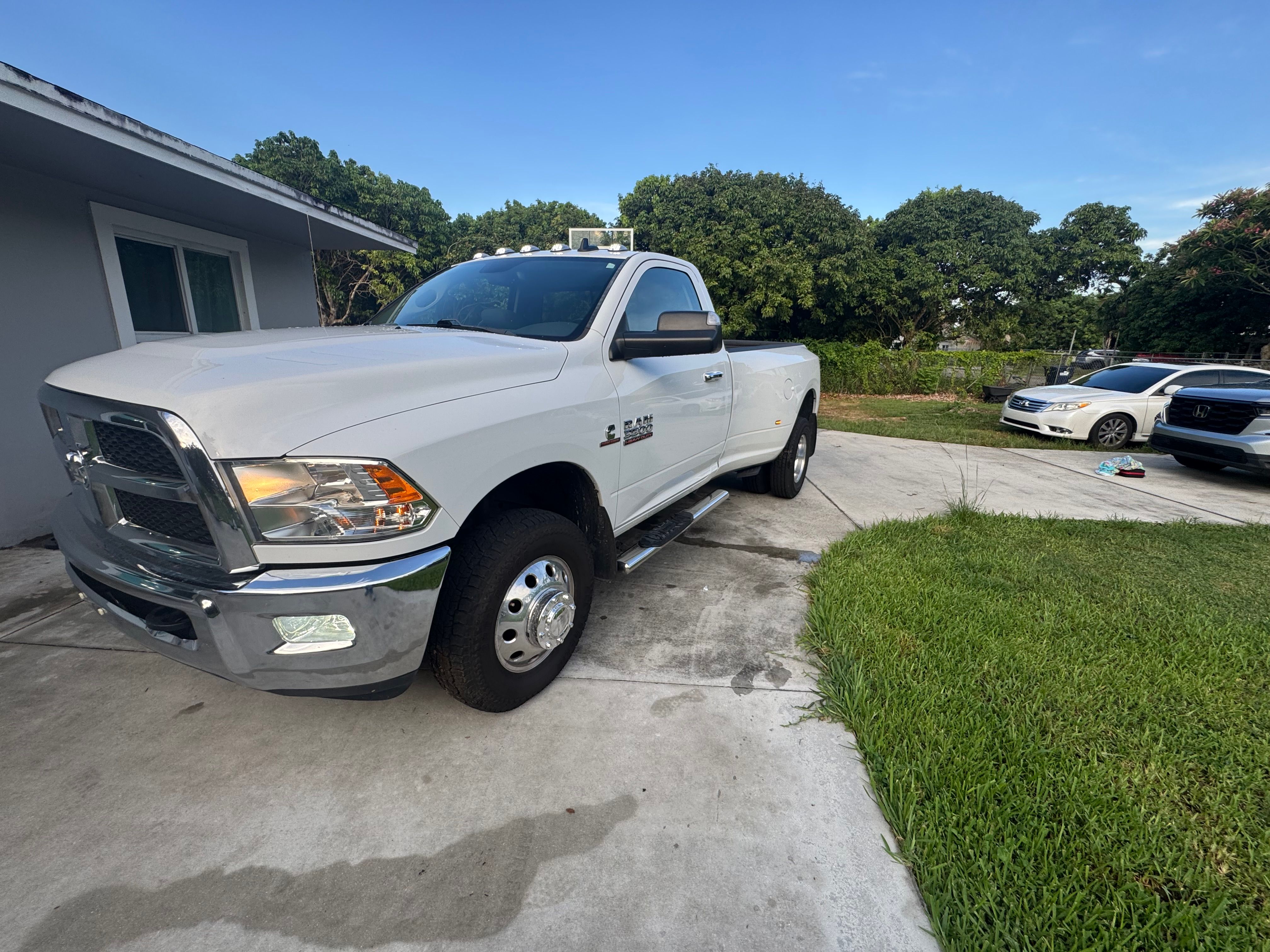 Used 2018 RAM 3500 SLT w/ Popular Equipment Group AWD/4WD image 4