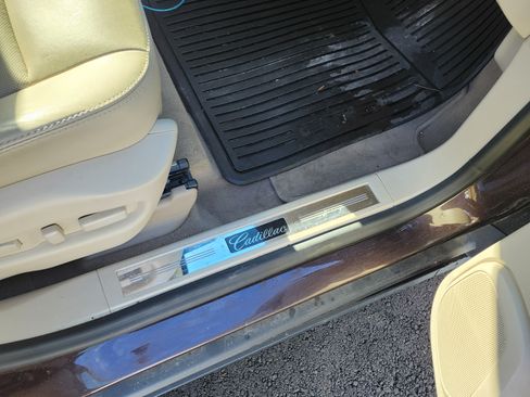 Used 2016 Cadillac SRX Luxury w/ Driver Awareness Package image 26