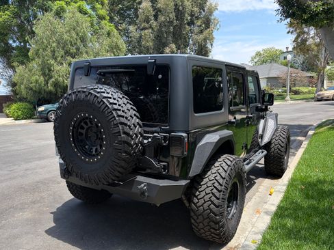 Used 2017 Jeep Wrangler Unlimited Sport AWD/4WD image 4