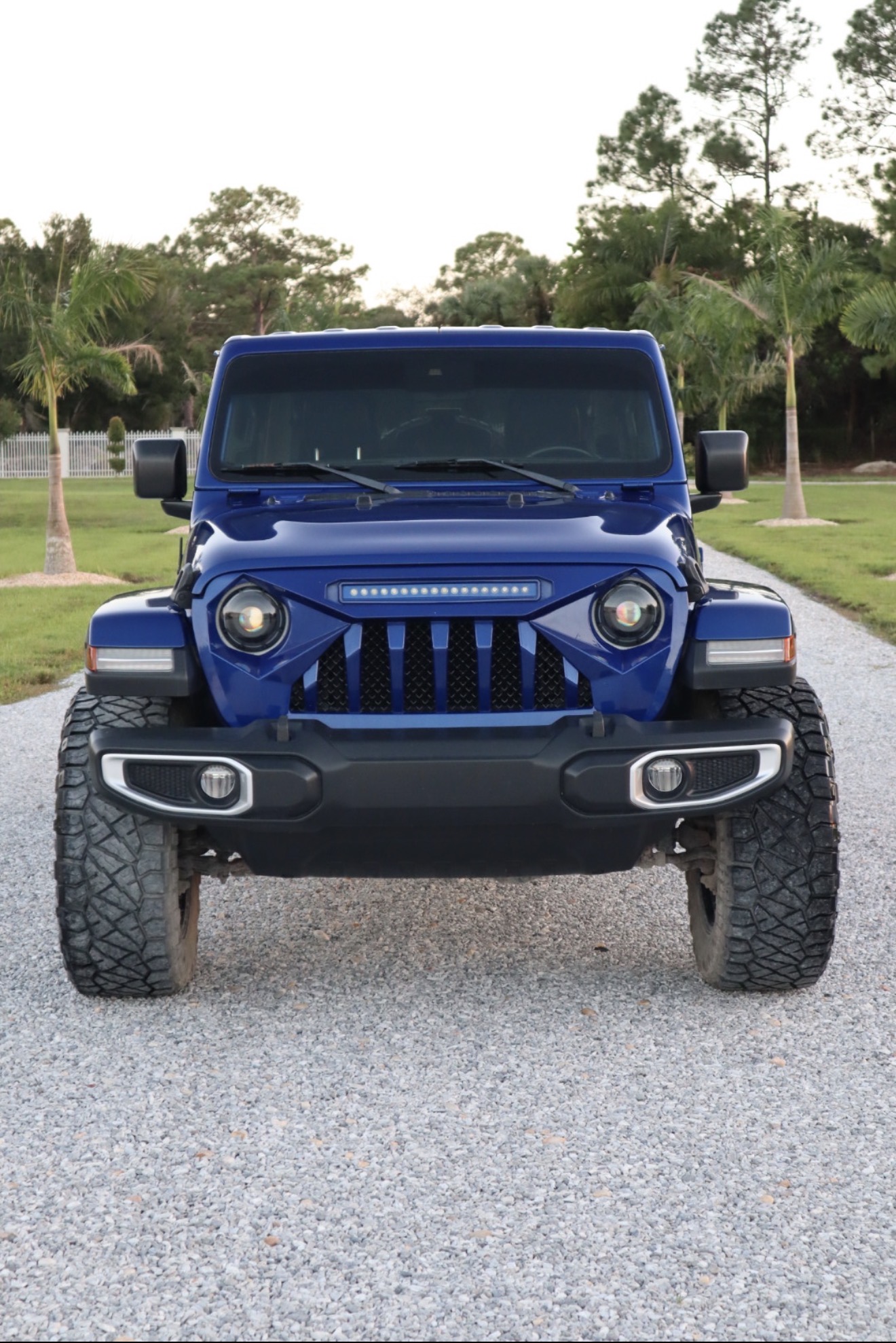 Used 2019 Jeep Wrangler Unlimited Sahara AWD/4WD image 4
