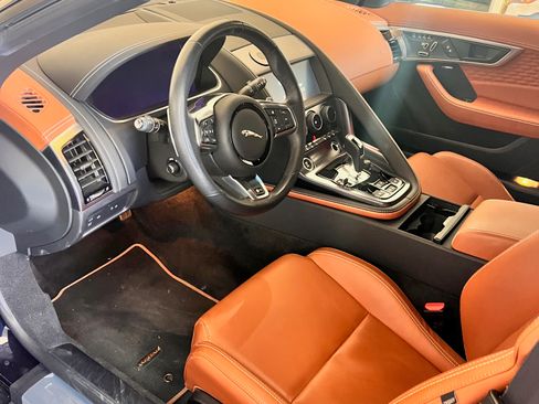 Used 2021 Jaguar F-TYPE R image 5