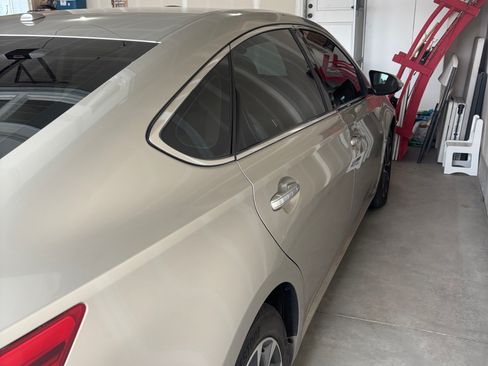 Used 2016 Toyota Avalon XLE Plus image 4