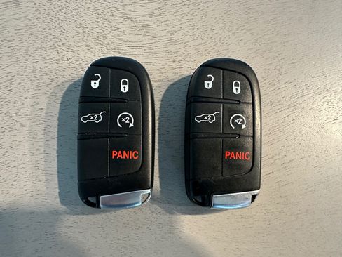 Used 2017 Jeep Grand Cherokee Laredo w/ Quick Order Package 23E image 23