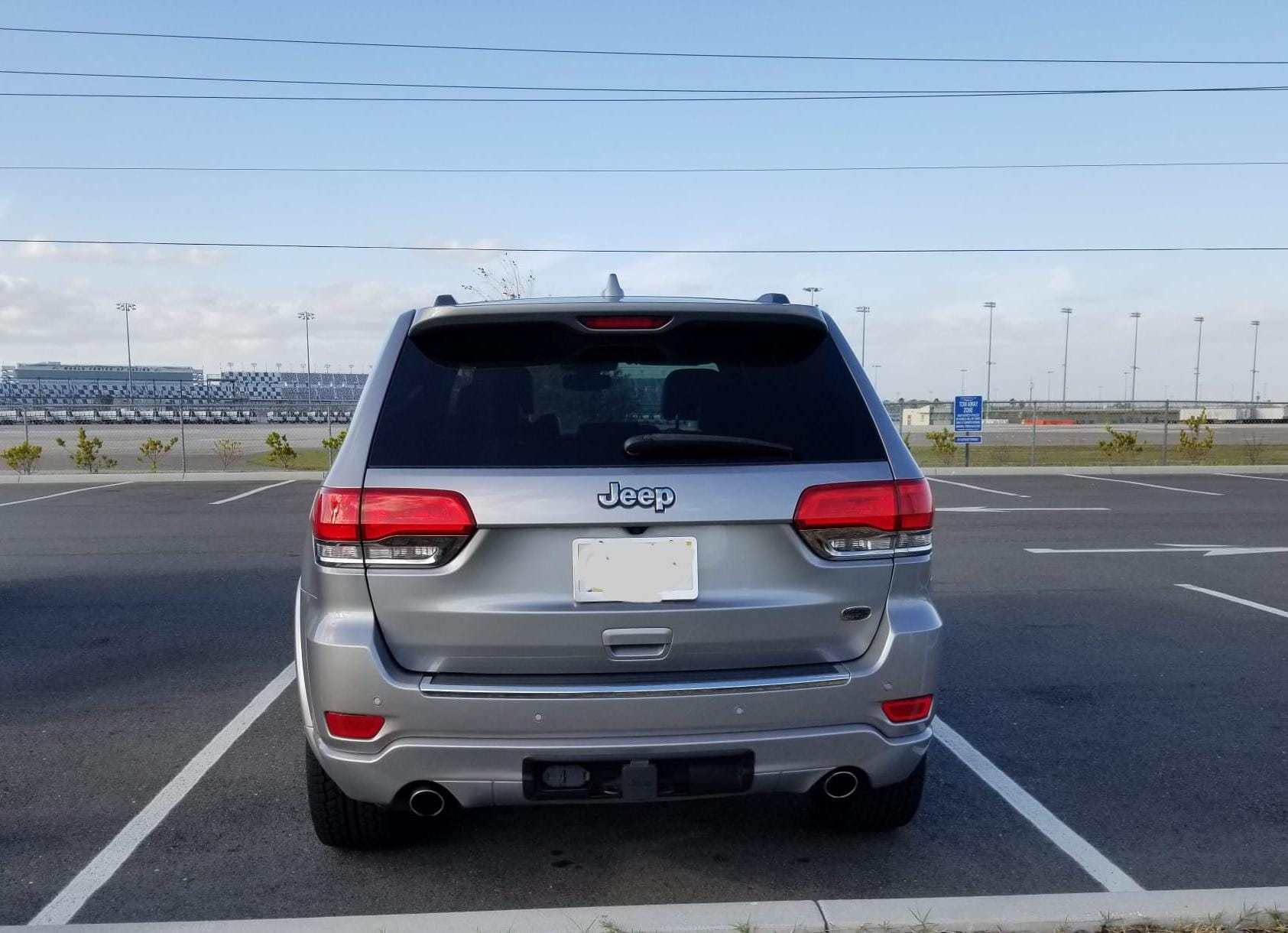 Used 2017 Jeep Grand Cherokee Overland w/ Trailer Tow Group IV RWD image 4