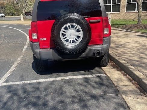 Used 2010 HUMMER H3 image 4