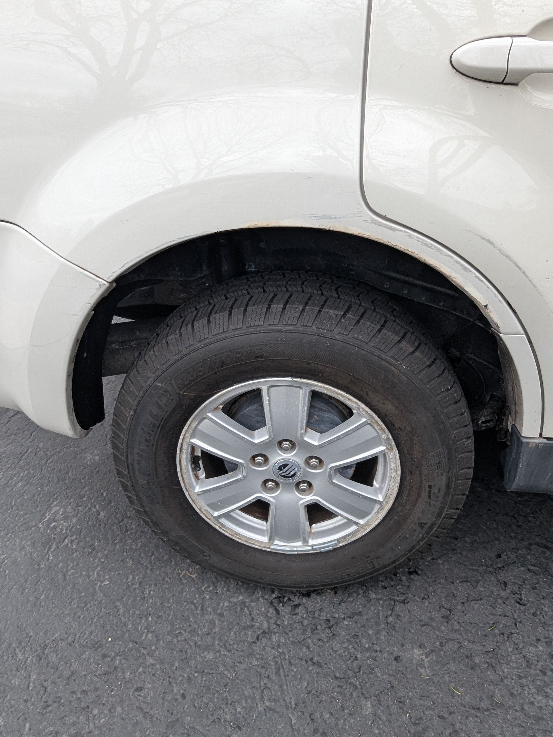 Used 2010 Mercury Mariner 4WD image 9