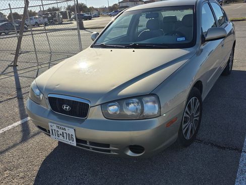 Used 2001 Hyundai Elantra GLS image 1