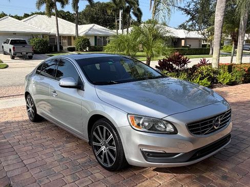 Used 2017 Volvo S60 T5 Inscription FWD image 4
