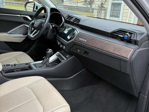 Used 2021 Audi Q3 2.0T Premium Plus image 6