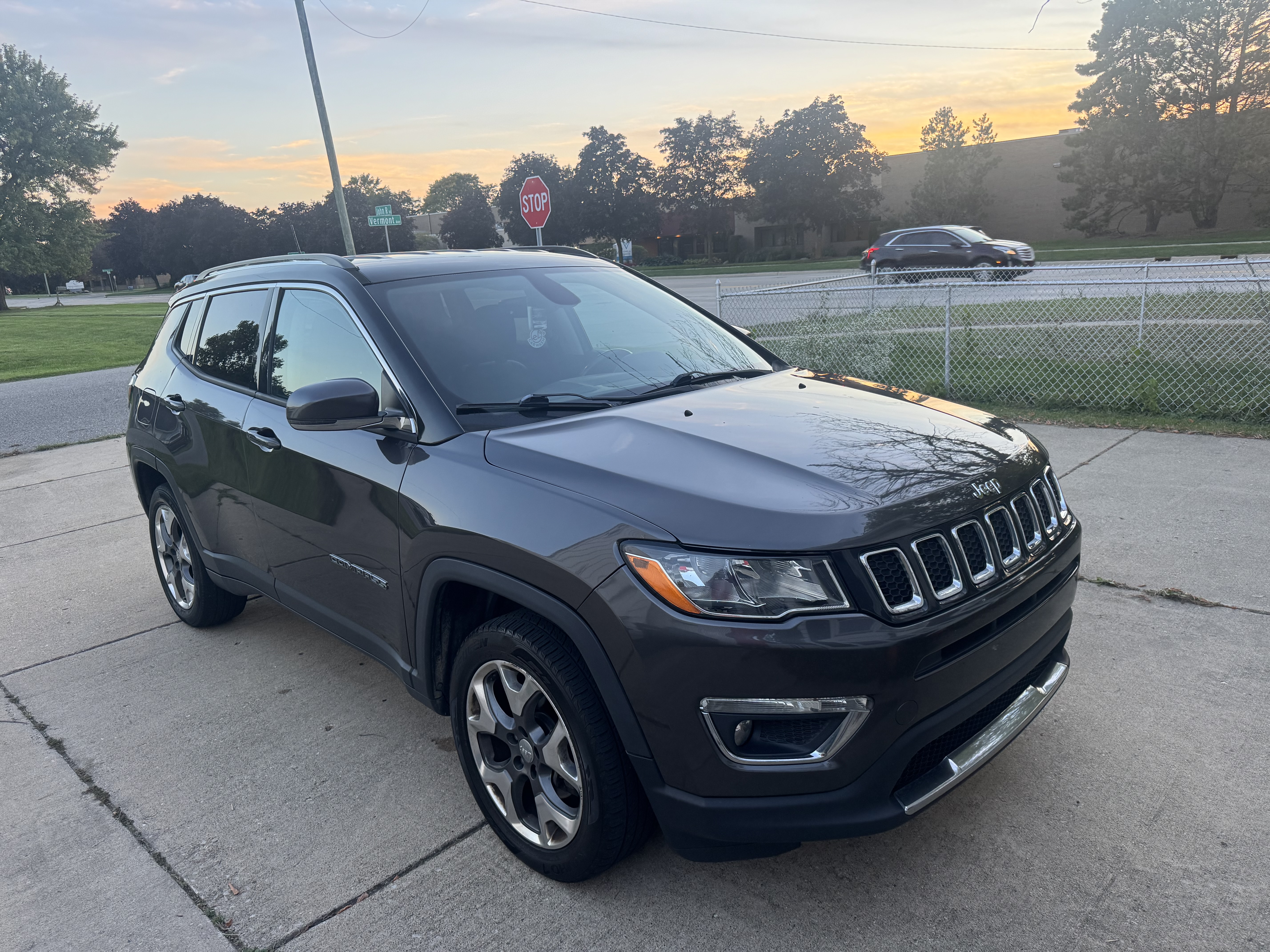Used 2018 Jeep Compass Limited AWD/4WD image 1