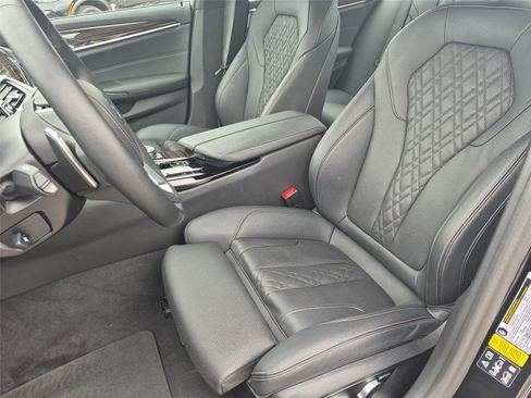 Used 2021 BMW 530i w/ Convenience Package RWD image 6