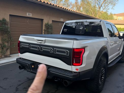 Used 2019 Ford F150 Raptor w/ Equipment Group 802A Luxury image 4