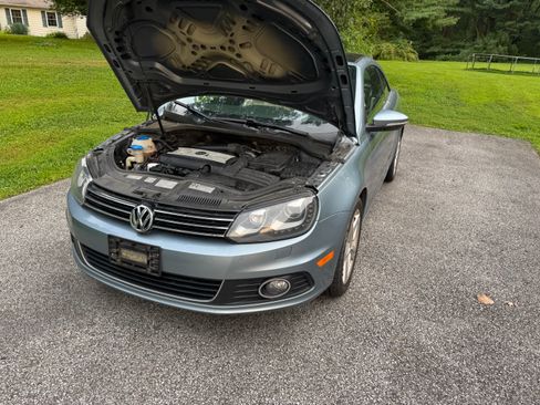 Used 2012 Volkswagen Eos Executive FWD image 4