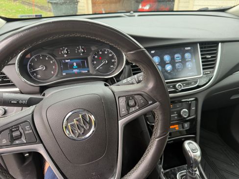 Used 2021 Buick Encore Preferred w/ Safety Package image 5